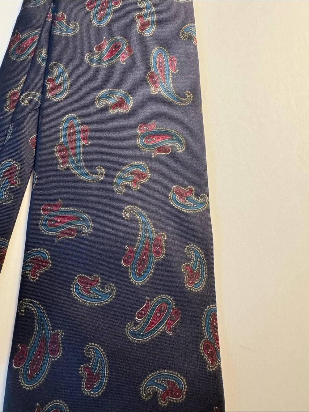 Vintage 100% silk Wembley Mens Neck Tie